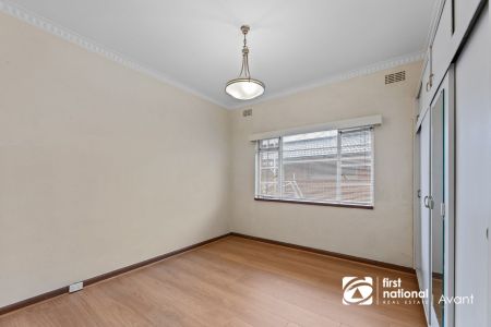 Classic Home with Huge Backyard - Photo 4