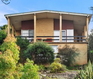 A Family Home with Breathtaking Views and Unmatched Convenience - Photo 5