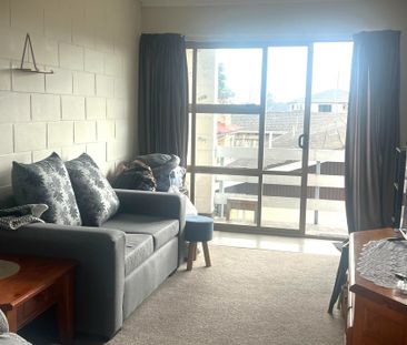 So Handy -1 Bedroom Unit/Apartment Papatoetoe - Photo 2