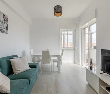 Avenida do Brasil, Amadora, Lisbon 2700-133 - Photo 5