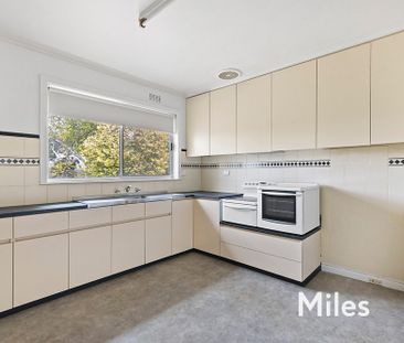 29 Charteris Drive, Ivanhoe East - Photo 5