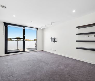 Perfectly Positioned & Prime Location! - Photo 4