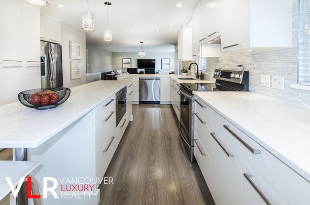 House in Burnaby, BC - Photo 1