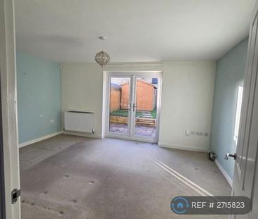 2 bedroom semi-detached house to rent - Photo 2