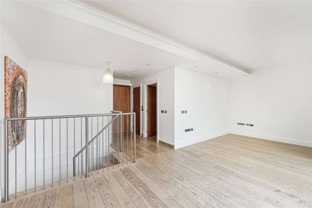 Contemporary duplex flat located opposite Harrods in the heart of Knightsbridge including two double bedrooms, south facing terrace with views across London and 24 hour concierge. - Photo 2