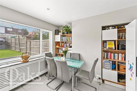3 bedroom semi-detached house to rent - Photo 3