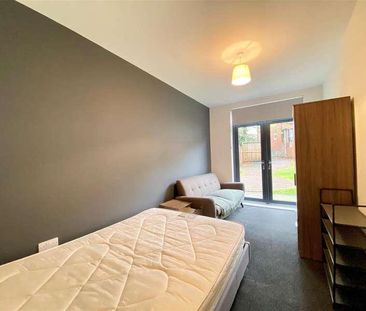 Queens Terrace, Great Cheetham Street West, Salford, M7 - Photo 3