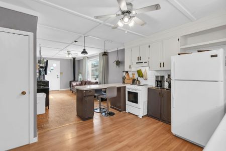 For Lease - 58 De La Salle Boulevard, Georgina, Ontario - Photo 2