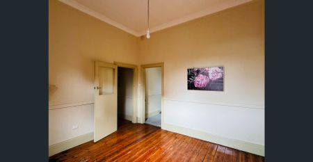 Charming 3 Bedroom Home - Photo 4