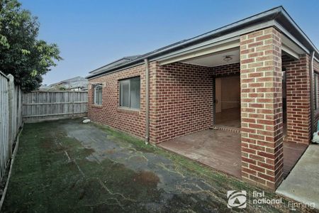Perfectly Positioned Family Home - Photo 3
