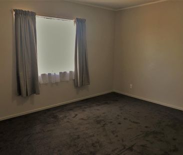Unit 2, 45 Templeton Place, Clendon Park, Auckland - Photo 2