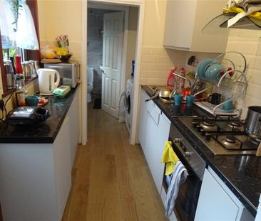 2 bedroom terraced house to rent - Photo 4