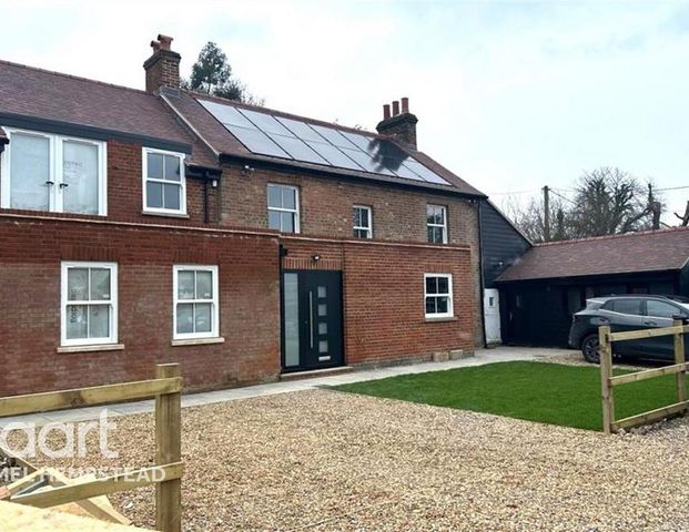 5 bedroom detached house to rent - Photo 1