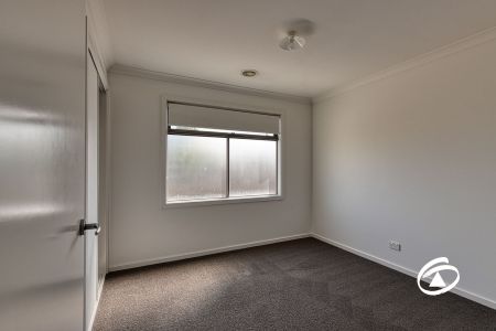 25 Atlantic Drive, 3810, Pakenham Vic - Photo 2