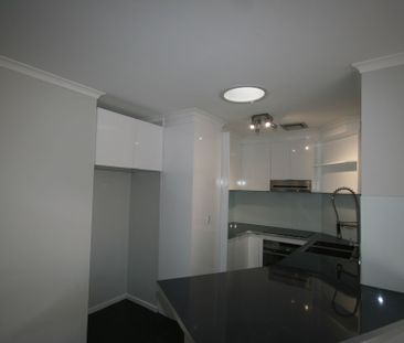 Charming 2-Bedroom Townhouse in Queanbeyan - Photo 6