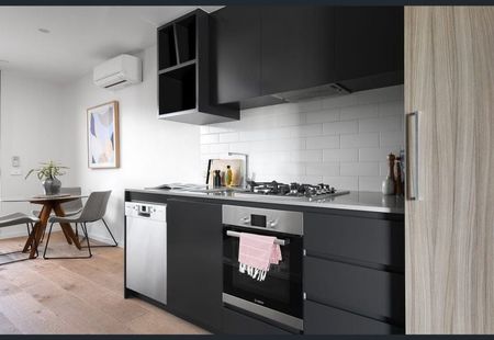 Modern Luxury in the Heart of Heidelberg - Photo 4