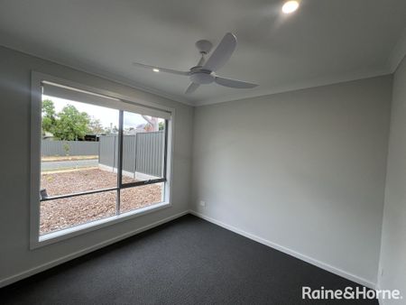3 Bedroom Family Friendly Home - Photo 5
