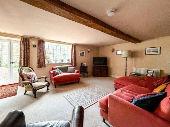 The Lodge, Newport Manor, Wrantage, - Photo 1
