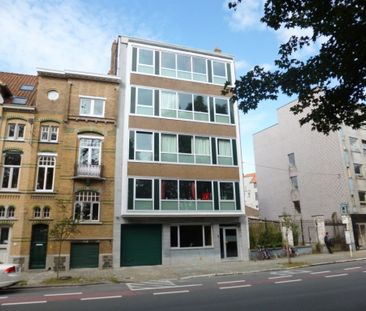 Charmant drieslaapkamerappartement gelegen op wandelafstand van het... - Photo 3