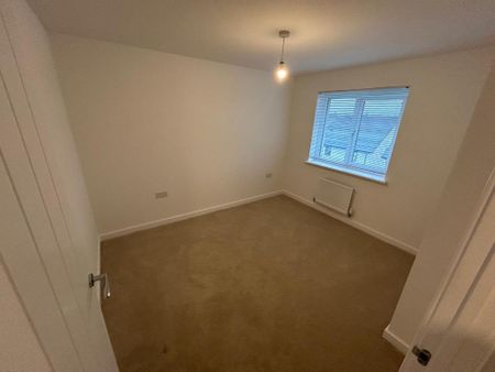 3 bedroom semi-detached house to rent - Photo 4
