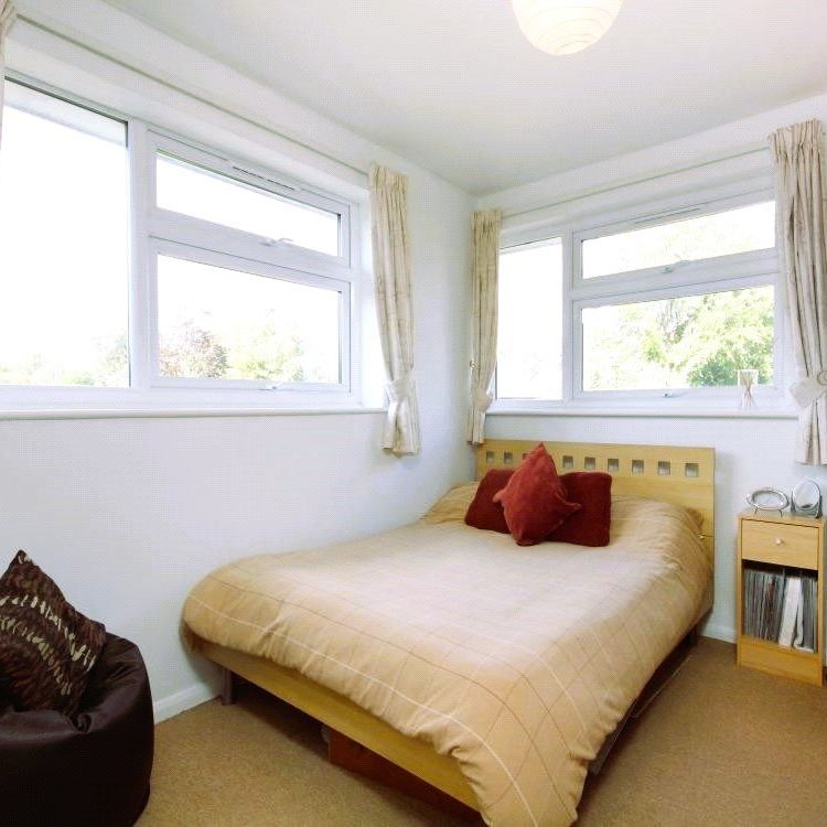 2 Bedroom Flat / Apartment - Northlands Drive, Winchester - Photo 1