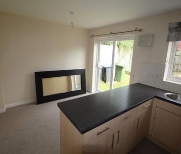 3 bedroom semi-detached house to rent - Photo 4