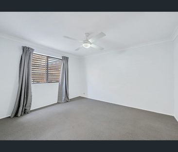 Modern 3-Bedroom Retreat in the Heart of New Farm - Photo 4