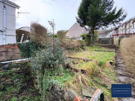 3 bedroom terraced house to rent - Photo 4