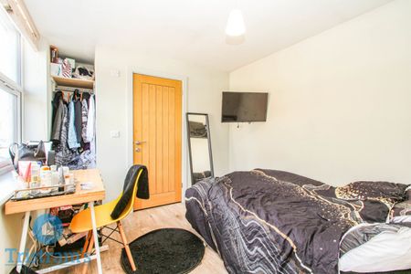 2 bed Apartment for Rent - Photo 4