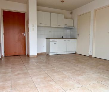 Location Appartement 2 pièces 28m² - Photo 2