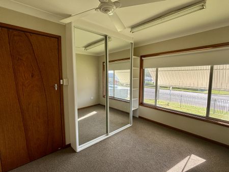Refreshed Three Bedroom Home - Photo 4
