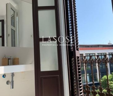 72m² Flat to rent in El Raval, Barcelona with terrace - Photo 3