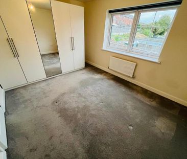 4 bedroom semi-detached house to rent - Photo 6