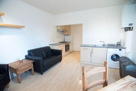 2 bedroom flat to rent - Photo 3