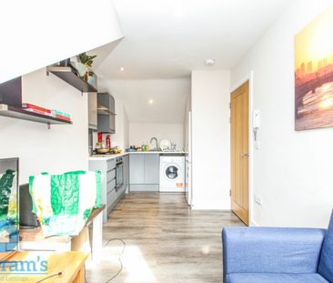 2 bed Apartment for Rent - Photo 2