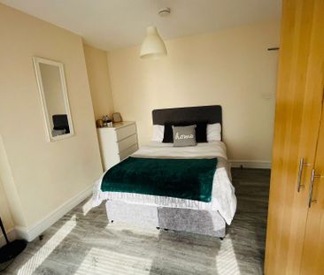 BEDROOM 3 – MEDIUM DOUBLE ENSUITE - Photo 5