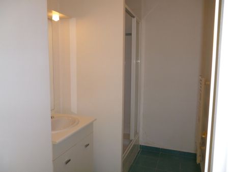 Location Appartement 2 pièces 42m² ORLEANS 45000 - Photo 4