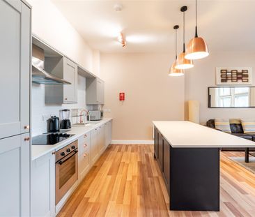 2 bed apartment to rent in Northumberland Street, City Centre, NE1 - Photo 4