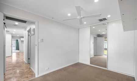 Stunning Family Home! - Photo 5