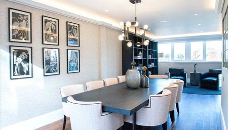 3 bedroom flat to rent - Photo 4