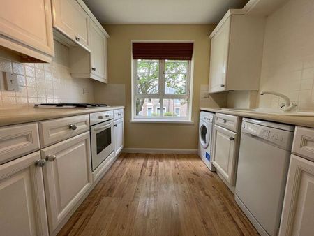 3 bedroom apartment to rent - Photo 2