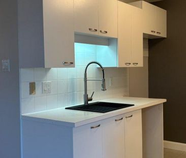 LÉVIS GRAND 4 1/2, STYLE CONDO, SECTEUR DESJARDINS * Disponible dès... - Photo 4