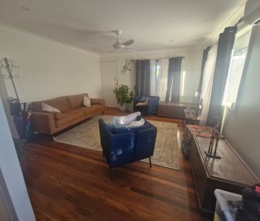 Logan Central - Photo 1