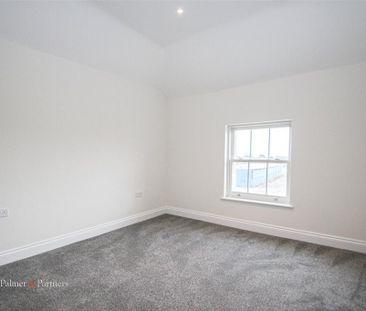 1 bedroom semi-detached house to rent - Photo 3