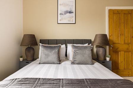 2 Bed Flat, Midmoor Road, SW12 - Photo 3