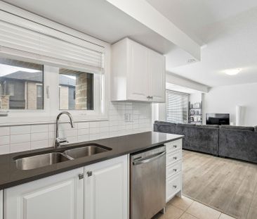 For Lease - 117 Appletree Lane, Barrie, Ontario - Photo 4