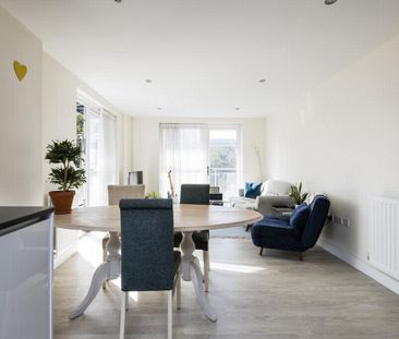 2 bedroom flat to rent - Photo 2