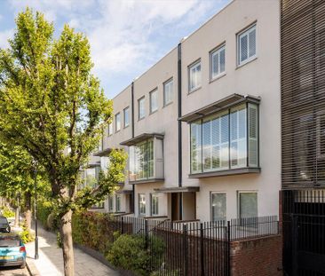 6 bedroom detached house to rent - Photo 4