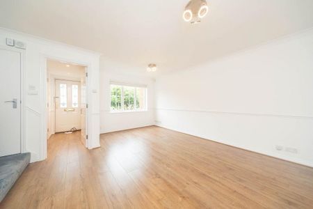 4 bedroom terraced house to rent - Photo 3