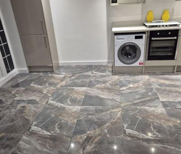 2 bedroom ground floor flat to rent - Photo 4